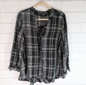 Lane Bryant Black/Silver Half Button Up Top Back Ruffle
